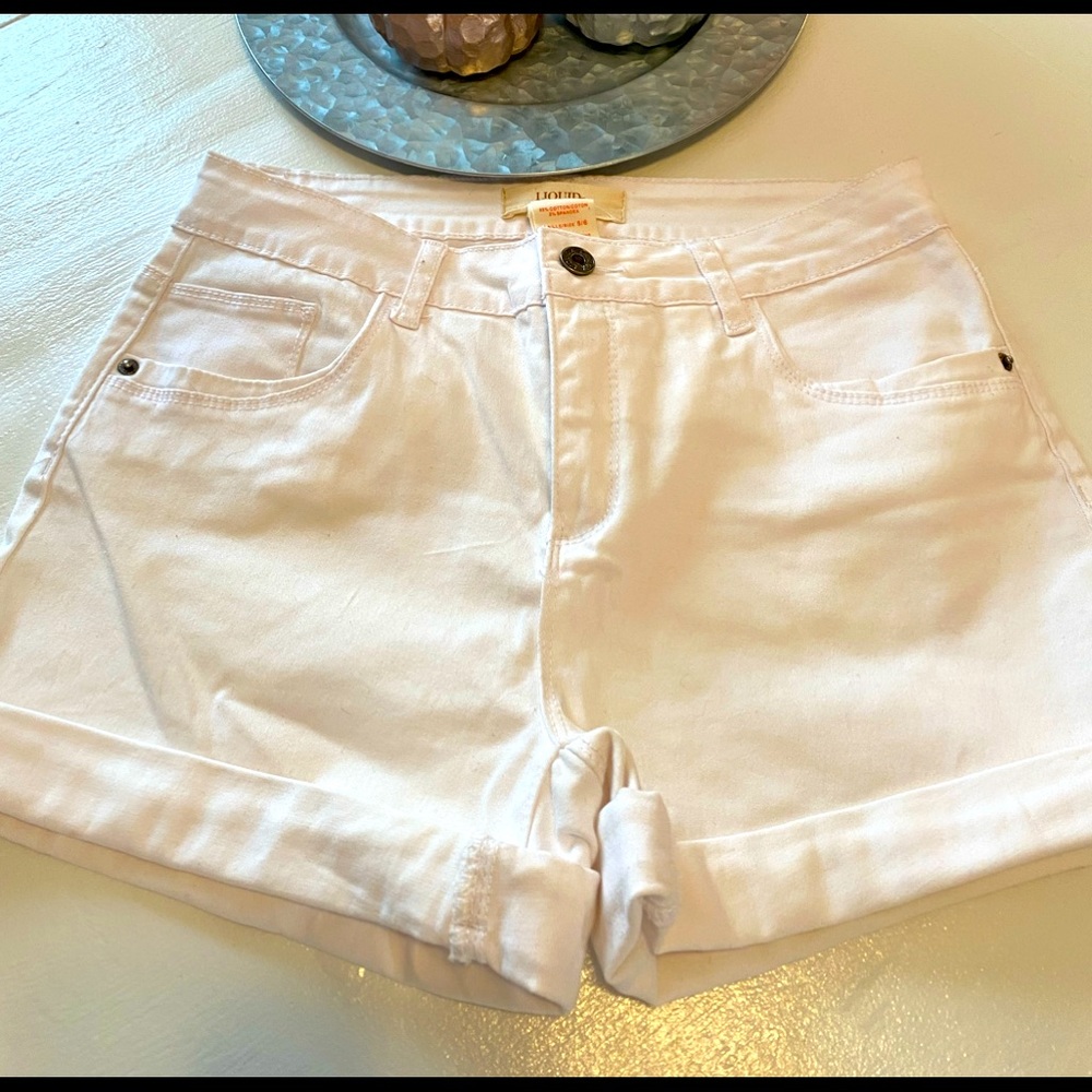 Liquid x casual white jean shorts. Size 5/6.